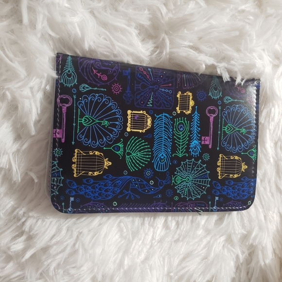 Hotel Magnifique Inspired passport cover - Picture 3 of 3